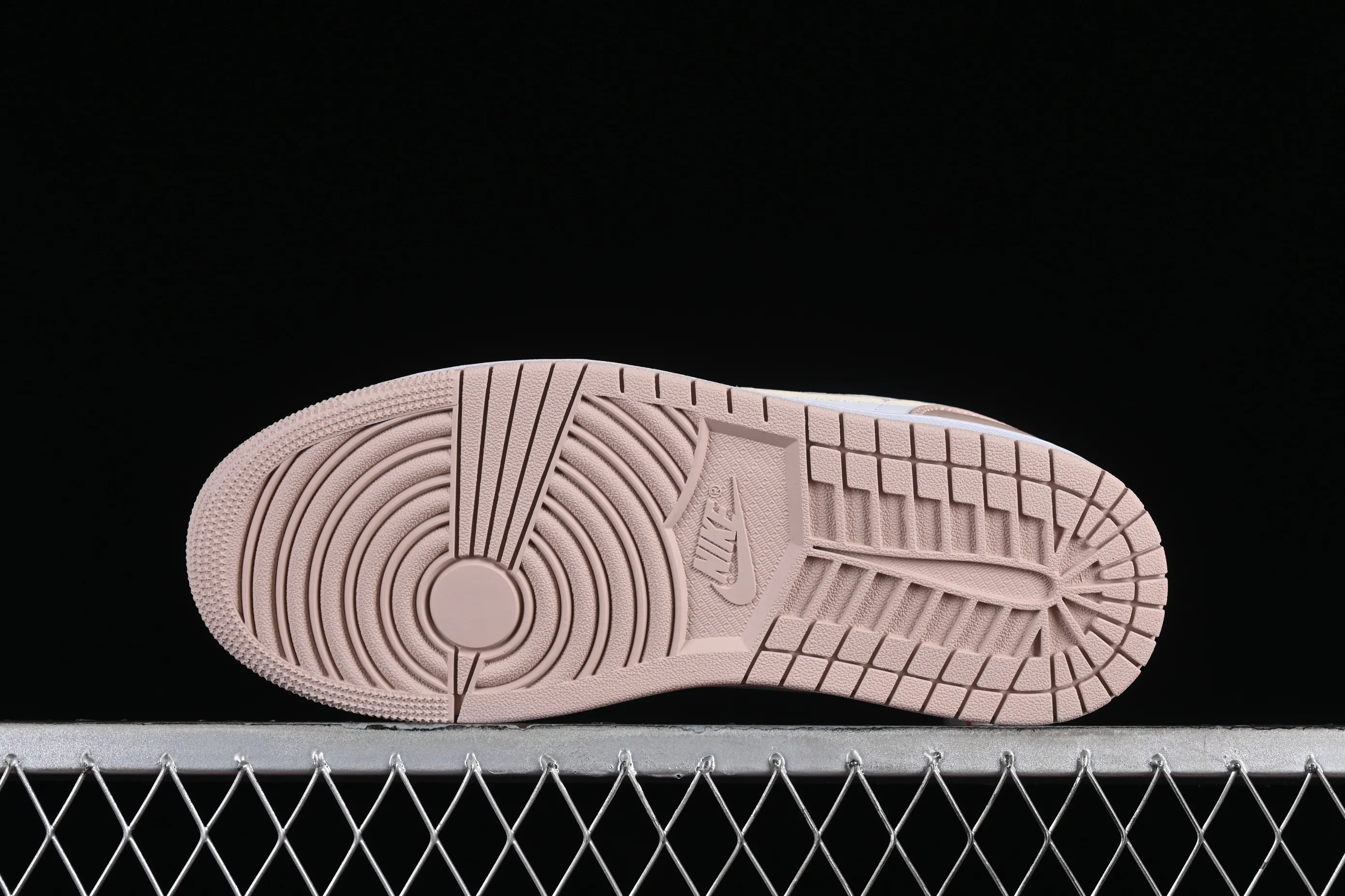 All categories Air Jordan Jordan series basketball shoes Air Jordan 1 Low Air Jordan 1 Low AJ1 Joe 1 white and pink low-top cultural and casual sneakers DC0774-120